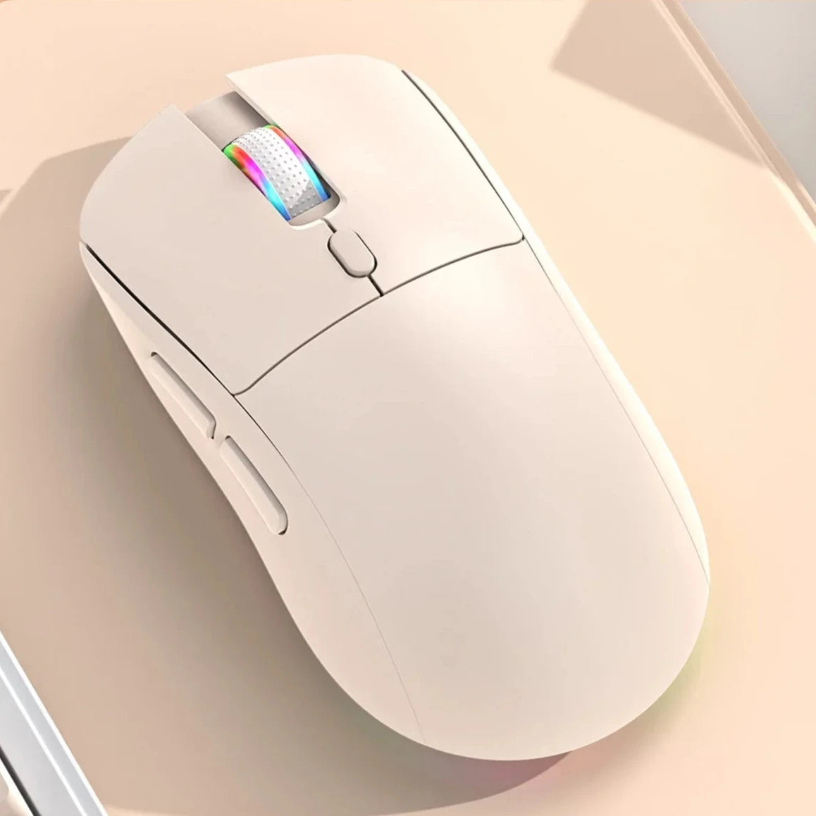Souris de Jeu Tri‑Mode 4800 DPI – Bluetooth, 2,4 GHz & Filaire, RGB, Rechargeable