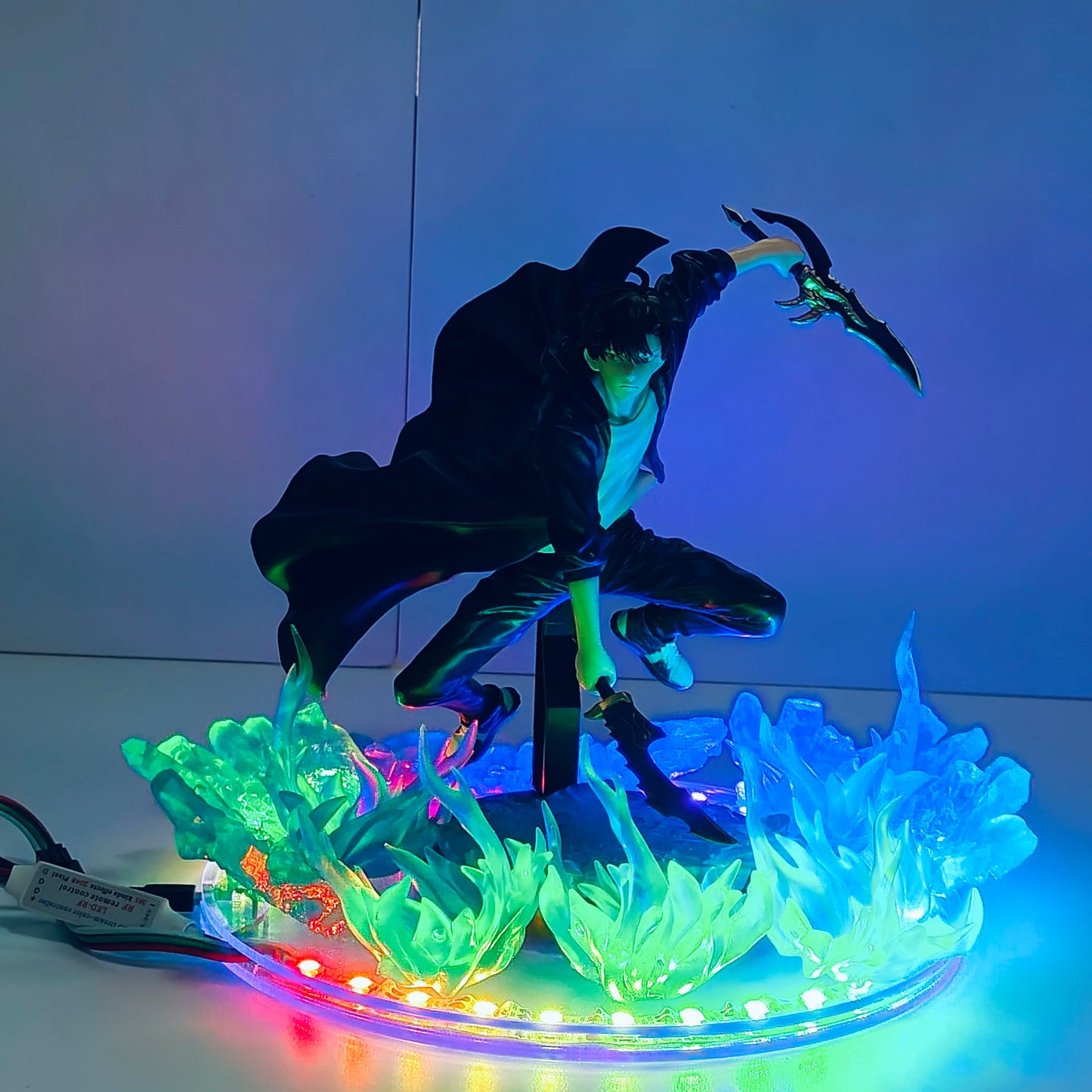 Figurine LED Solo Leveling – Sung Jin Woo | Lampe Collector Gamer & Otaku