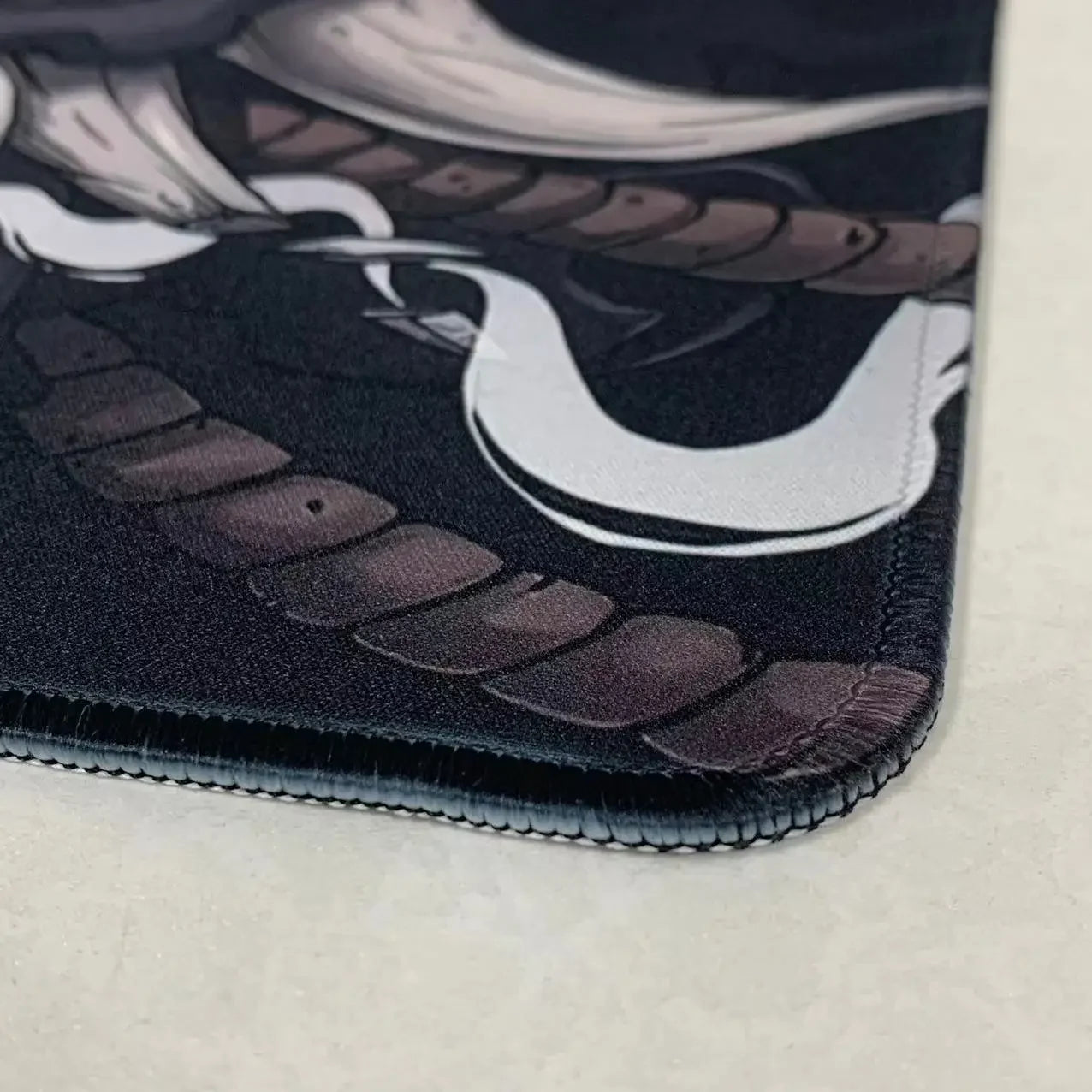 Tapis de souris XXL Oni Japonais – Gaming & Bureau | Antidérapant | Design Masque Démon