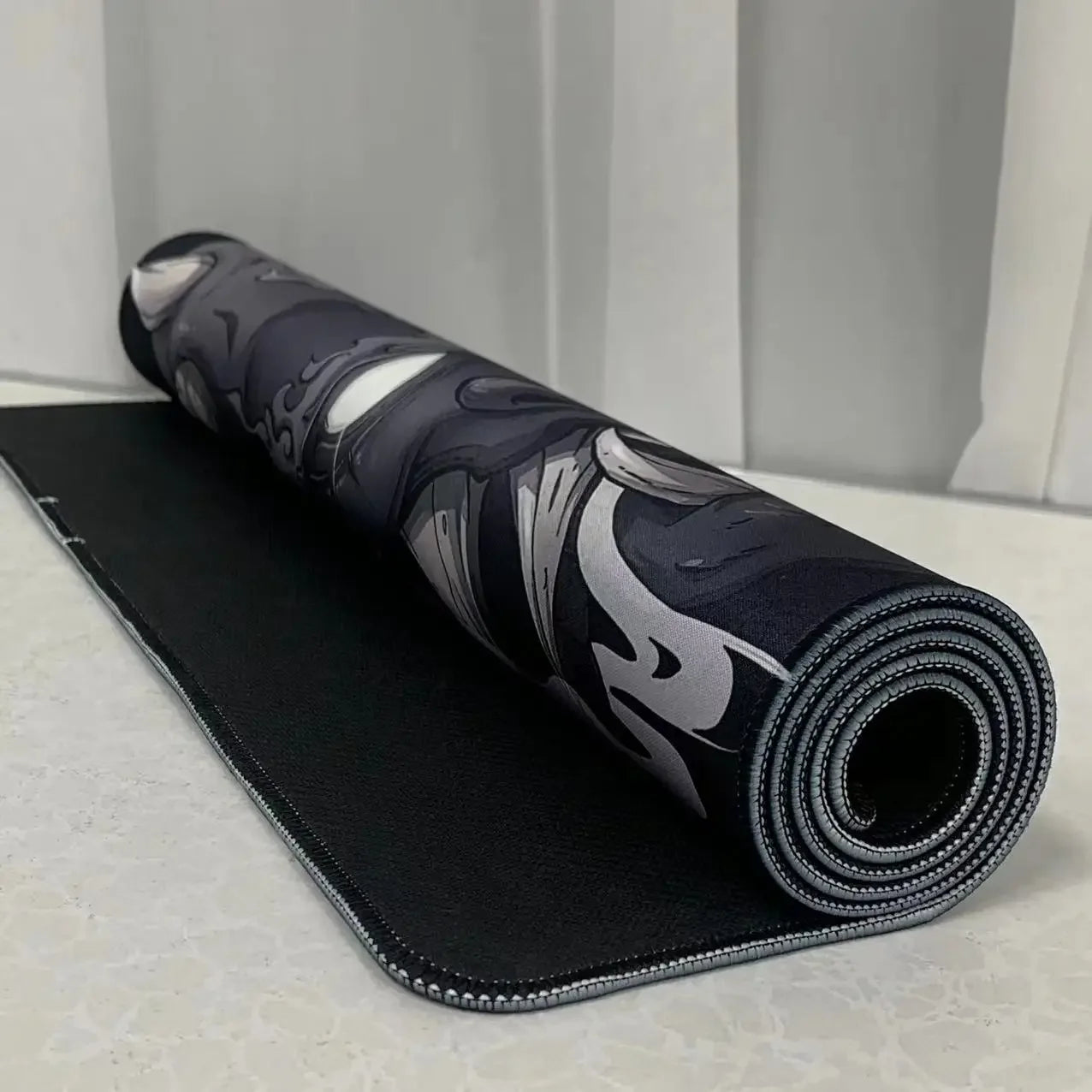 Tapis de souris XXL Oni Japonais – Gaming & Bureau | Antidérapant | Design Masque Démon
