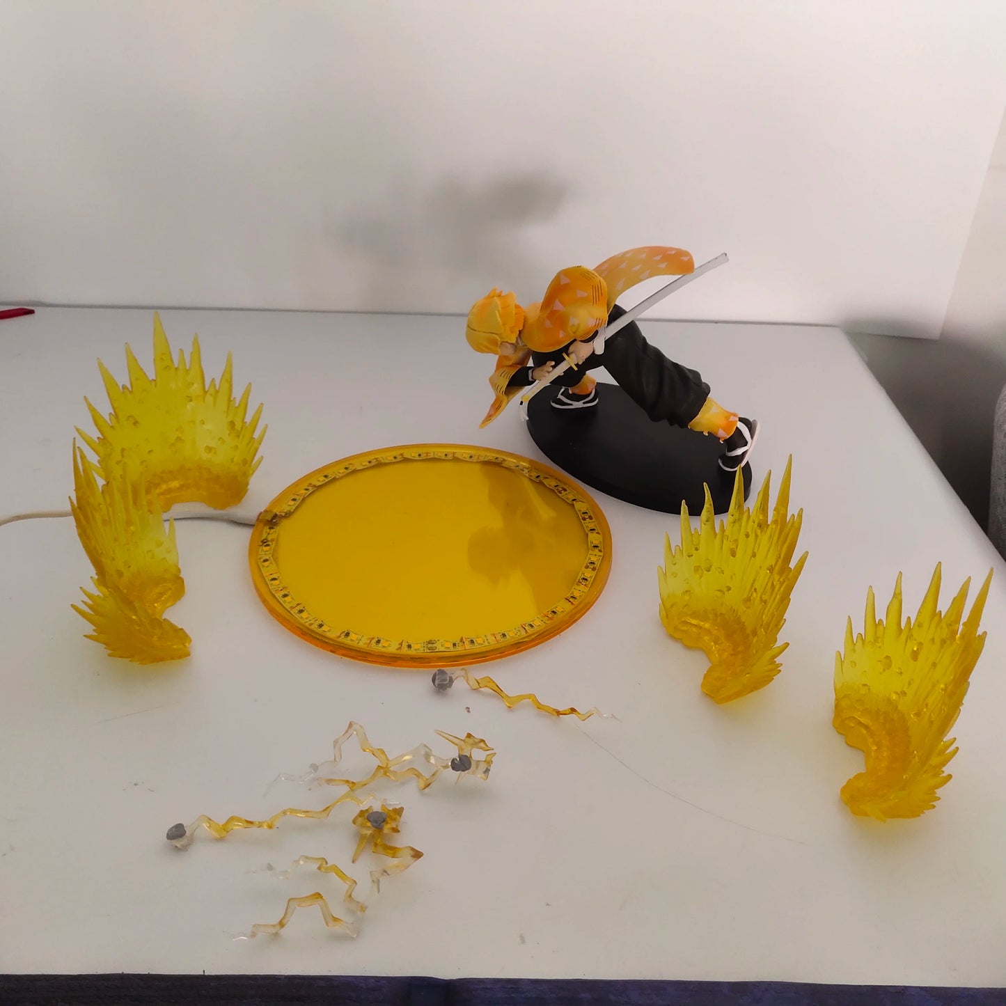 Lampe LED Figurine Zenitsu Agatsuma – Démon Slayer
