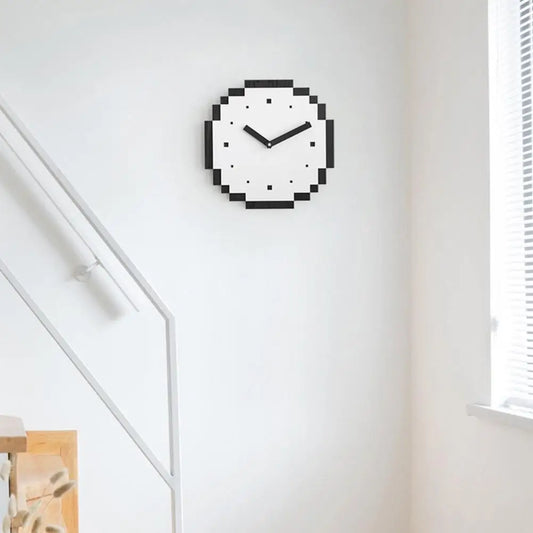 Horloge murale design Pixel, silencieuse à quartz – Style moderne pour maison, bureau et gaming room