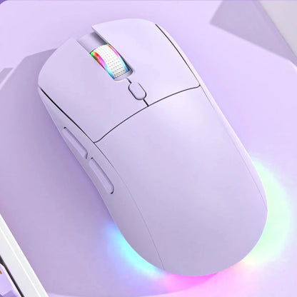 Souris de Jeu Tri‑Mode 4800 DPI – Bluetooth, 2,4 GHz & Filaire, RGB, Rechargeable